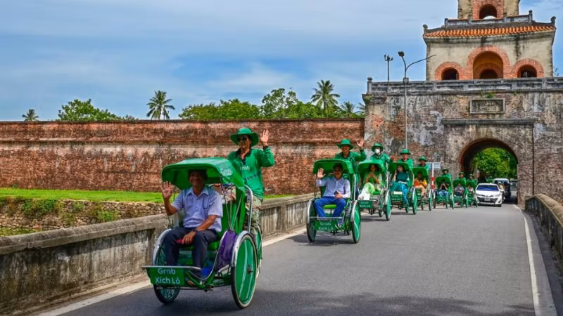 Grab Xích Lô đã mang đến cơ hội có thêm thu nhập cho nhiều bác tài nhờ “lên app”.