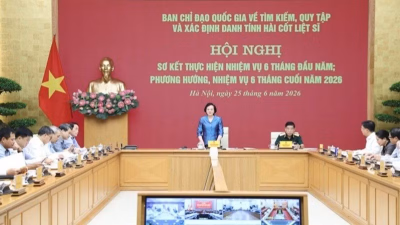 Phó Thủ tướng Phạm Thị Thanh Trà, Trưởng Ban Chỉ đạo quốc gia về tìm kiếm, quy tập và xác định danh tính hài cốt liệt sĩ chủ trì hội nghị. (Ảnh: VGP)