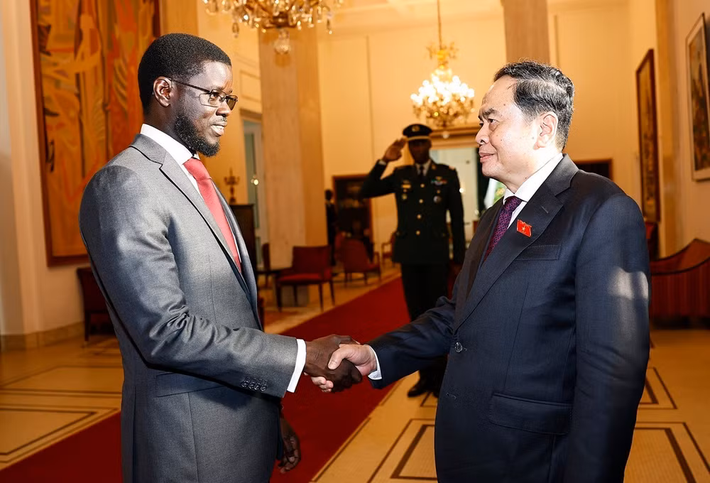 Chủ tịch Quốc hội Trần Thanh Mẫn hội kiến Tổng thống Senegal Bassirou Diomaye Faye. (Ảnh: Doãn Tấn/TTXVN) 
