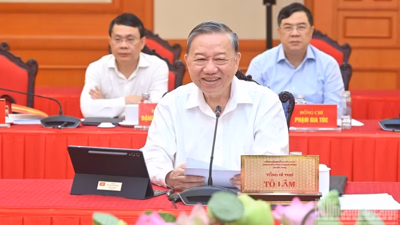 Tổng Bí thư Tô Lâm phát biểu chỉ đạo tại cuộc làm việc với Ban Thường vụ Đảng ủy Quốc hội. (Ảnh: ĐĂNG KHOA)