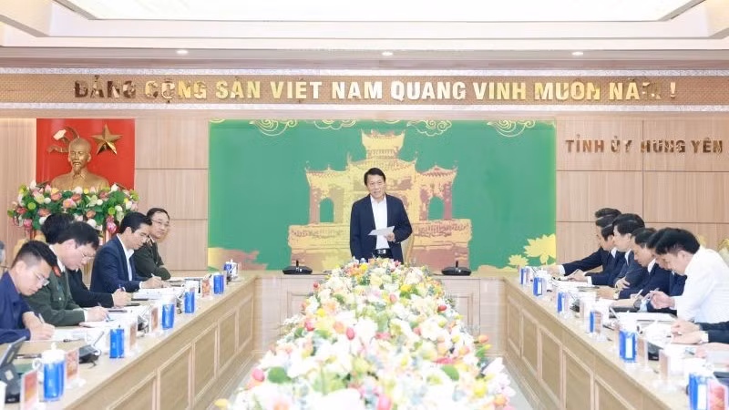 Đại tướng Lương Tam Quang, Ủy viên Bộ Chính trị, Bộ trưởng Công an chủ trì Hội nghị công bố quyết định kiểm tra, giám sát của Bộ Chính trị, Ban Bí thư đối với Ban Thường vụ Tỉnh ủy Hưng Yên.