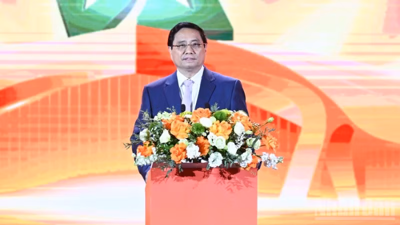 Thủ tướng Chính phủ Phạm Minh Chính phát biểu ý kiến tại Lễ bế mạc Hội chợ Mùa Thu lần thứ I năm 2025. (Ảnh: TRẦN HẢI)