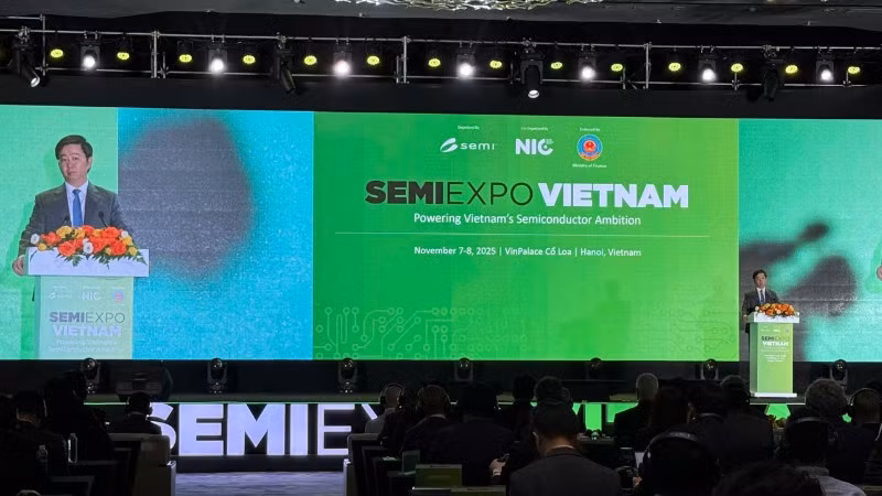 Thứ trưởng Khoa học và Công nghệ Bùi Hoàng Phương phát biểu tại SEMIExpo 2025. 