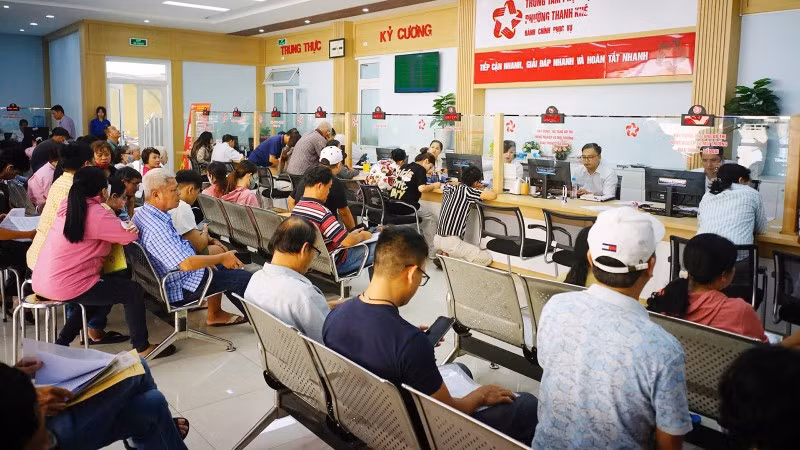 Phường Thanh Khê thực hiện giải quyết thủ tục hành chính cho người dân.