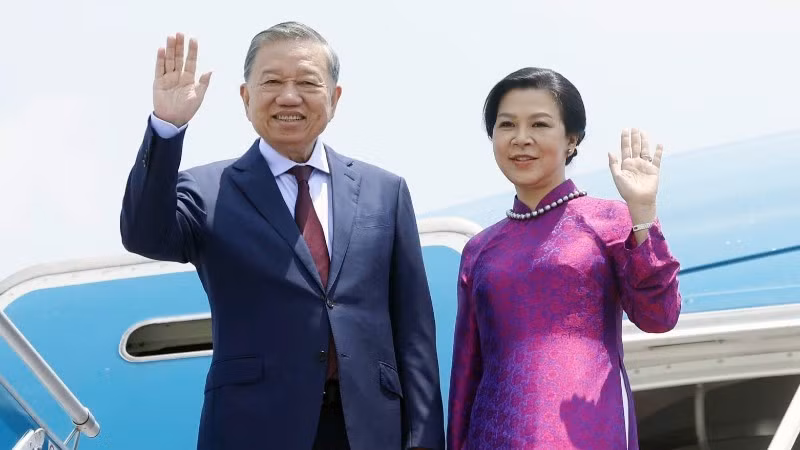 Tổng Bí thư, Chủ tịch nước Tô Lâm và Phu nhân rời Hà Nội, lên đường thăm chính thức Thái Lan. (Ảnh: TTXVN)