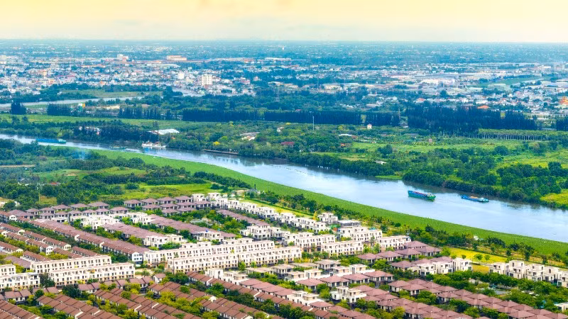 Đại đô thị Waterpoint bên dòng Vàm Cỏ Đông. (Ảnh NLG)