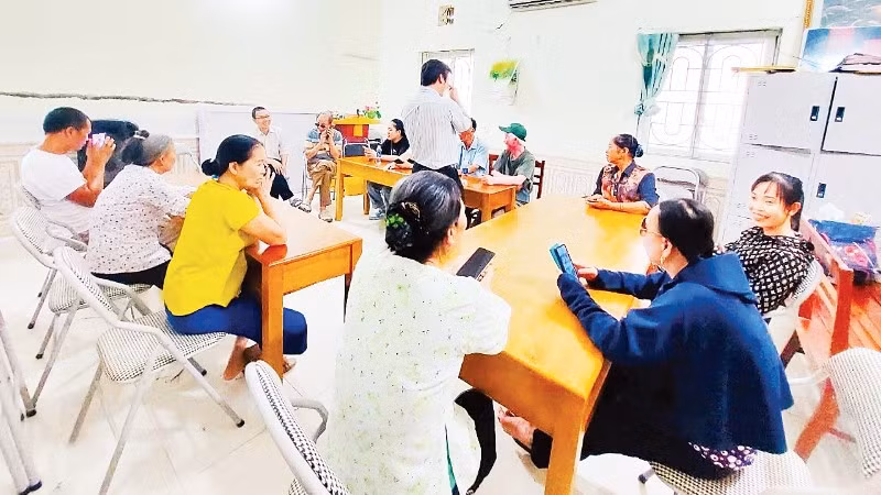 Lớp học sử dụng AI tại Hội Người mù Mỹ Đức (Hà Nội).