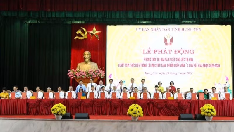 Ký kết giao ước thi đua quyết tâm thực hiện thắng lợi mục tiêu tăng trưởng bền vững 2 con số giai đoạn 2026-2030.
