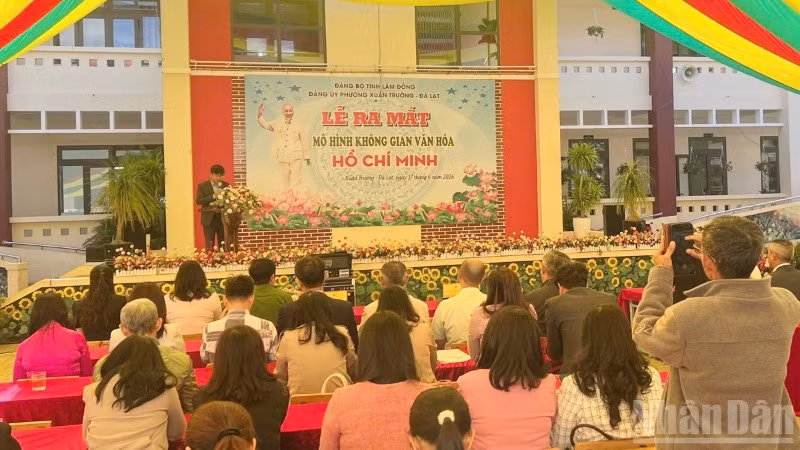 Toàn cảnh Lễ ra mắt mô hình điểm Không gian văn hóa Hồ Chí Minh tại phường Xuân Trường-Đà Lạt, tỉnh Lâm Đồng. 