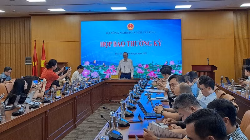 Họp báo thường kỳ tại Bộ Nông nghiệp và Môi trường.