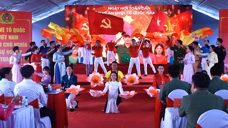 Công an tỉnh Cà Mau phối hợp Ủy ban nhân dân phường Tân Thành, tỉnh Cà Mau tổ chức Ngày hội toàn dân bảo vệ an ninh Tổ quốc năm 2025.
