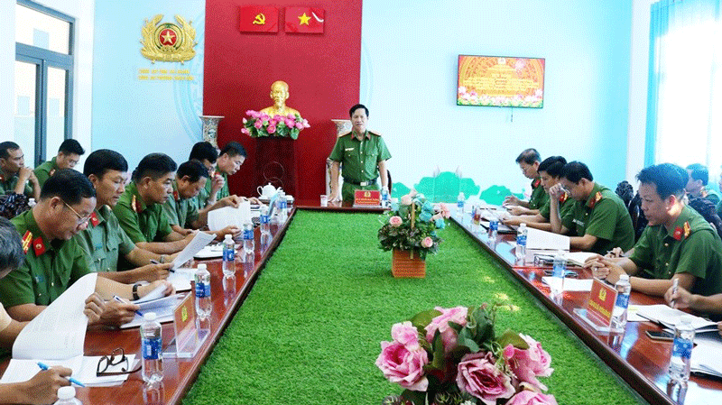 Quang cảnh hội nghị. (Ảnh: NGHIÊM TÚC).
