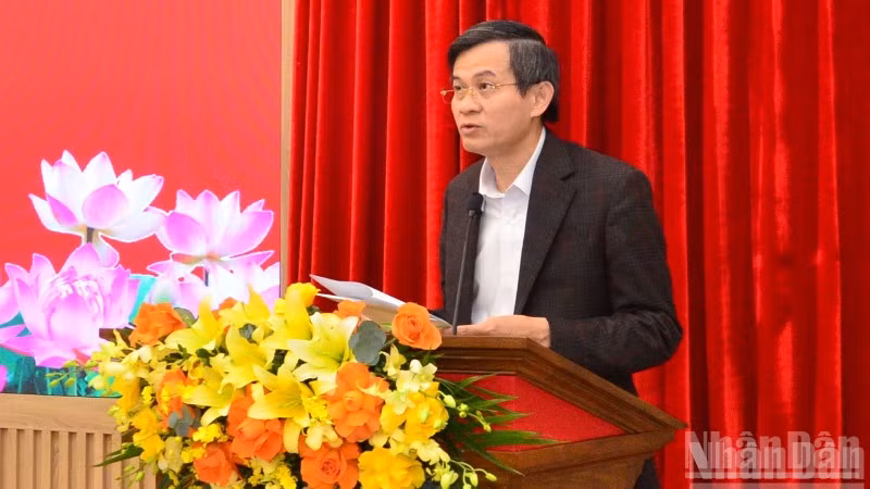 ndo-br-dong-chi-doan-minh-huan-1990.jpg