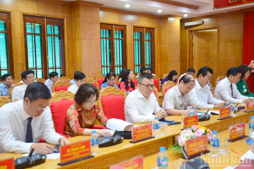 ndo_br_dai-bieu-du.jpg