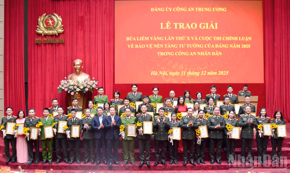 ndo_br_trao-tang.jpg