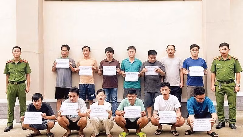 Các đối tượng ma túy bị Công an xã Ngãi Giao bắt giữ.