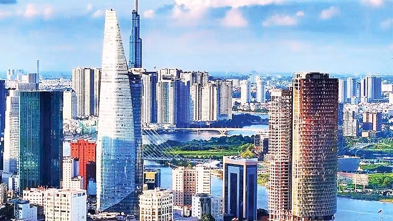 Việc hoàn thiện hạ tầng pháp lý được kỳ vọng tăng niềm tin cho các nhà đầu tư vào Trung tâm Tài chính quốc tế Việt Nam tại Thành phố Hồ Chí Minh (Ảnh TÙNG ANH)