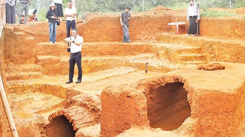 Cụm mộ gạch được phát hiện tại khu vực Rú Bụt, xã Kim Liên, tỉnh Nghệ An.