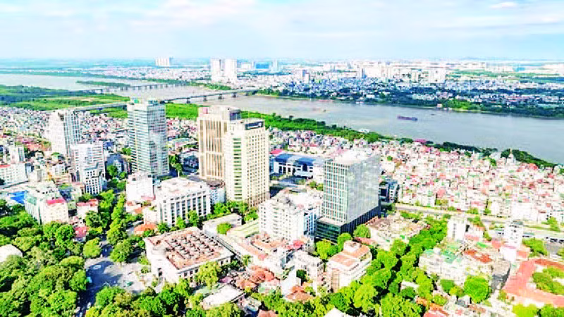 Sông Hồng được xác định là trục cảnh quan trung tâm của Thủ đô. (Ảnh ĐĂNG QUANG)