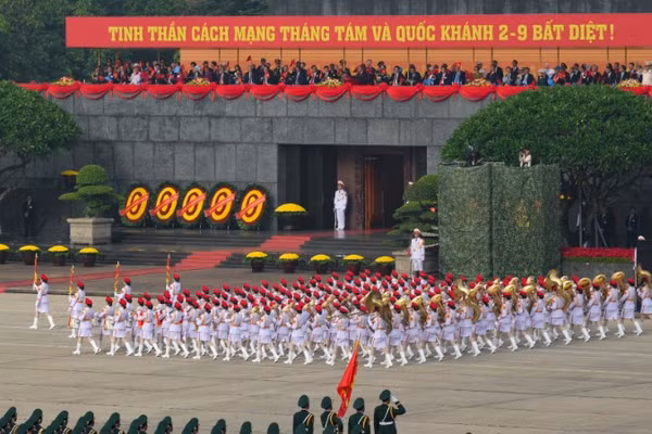 Lễ diễu binh, diễu hành kỷ niệm 80 năm Cách mạng Tháng Tám thành công (19/8/1945-19/8/2025) và Quốc khánh nước Cộng hòa xã hội chủ nghĩa Việt Nam (2/9/1945-2/9/2025) tại Quảng trường Ba Đình.