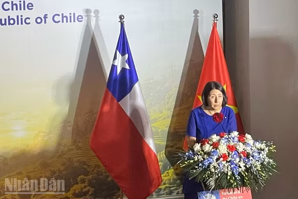 Bà Nasly Isabel Bernal Prado, Đại sứ đặc mệnh toàn quyền Cộng hòa Chile tại Việt Nam. (Ảnh: KHẮC KIÊN)