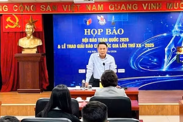 Quang cảnh họp báo.