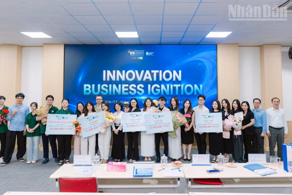 HSB vinh danh các đội thi xuất sắc tại Cuộc thi Khởi nghiệp Sáng tạo - Innovation Business Ignition 2026. (Ảnh: MINH THÚY)