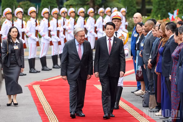 Chủ tịch nước Lương Cường chủ trì lễ đón Tổng Thư ký Liên hợp quốc Antonio Guterres.