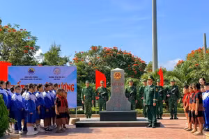 Chương trình “Tiết học biên cương” của Đồn Biên phòng cửa khẩu quốc tế Lao Bảo, tỉnh Quảng Trị. (Ảnh: THÀNH PHÚ)
