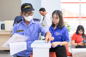 Ứng dụng chuyển đổi số tại phường Thanh Khê, Đà Nẵng thông qua dịch vụ công trực tuyến, giúp người dân bảo vệ dữ liệu cá nhân an toàn. (Ảnh: VINH CÔNG)