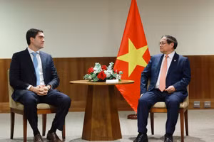 Thủ tướng Phạm Minh Chính tiếp lãnh đạo Tập đoàn khai thác khoáng sản Vale. (Ảnh: TTXVN)