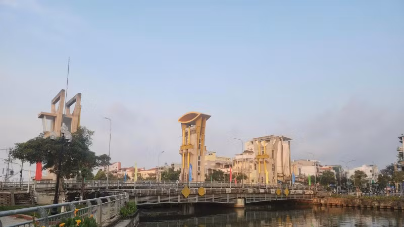 Cống Kinh Nhánh, phường Rạch Giá, tỉnh An Giang chủ động giữ ngọt. (Ảnh: Quốc Trinh)