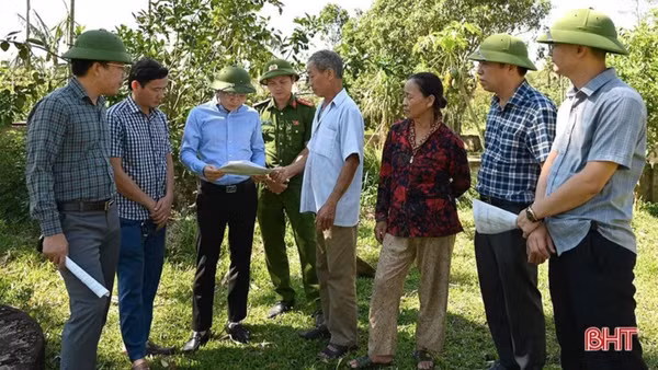 Ảnh minh họa: Đảng ủy, Ủy ban nhân dân xã Hà Linh, tỉnh Hà Tĩnh đang triển khai mô hình “Ngày thứ 7 không hẹn”. (Ảnh: Báo Hà Tĩnh)