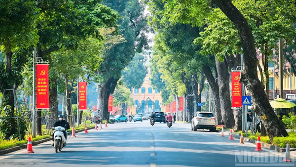 Khu vực Hà Nội ngày nắng, đêm không mưa, nhiệt độ cao nhất có nơi trên 34 độ C. (Ảnh: nhandan.vn)