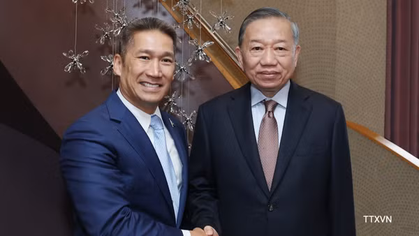 Tổng Bí thư, Chủ tịch nước Tô Lâm tiếp Quyền Bộ trưởng Hải quân Hoa Kỳ Hùng Cao. (Ảnh: Thống Nhất-TTXVN)