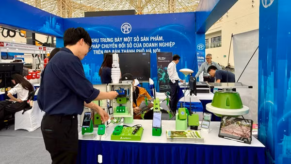 Khu trưng bày các sản phẩm chuyển đổi số của thành phố Hà Nội tại Trung tâm Triển lãm Việt Nam (xã Đông Anh, Hà Nội).