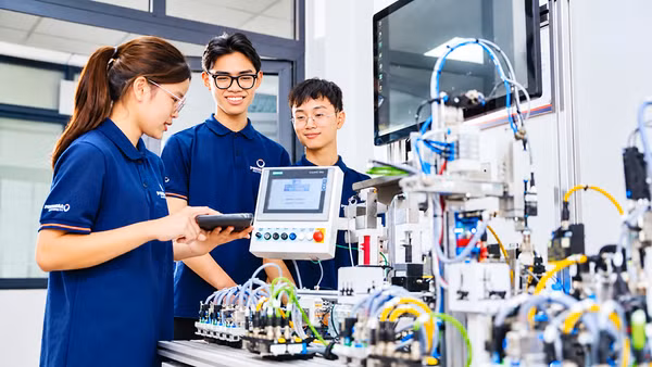 Đào tạo nhân lực bán dẫn tại Đại học Phenikaa. (Ảnh: NGỌC THƠM)