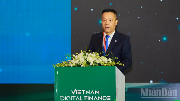 Ông Nguyễn Việt Hà, Cục trưởng Cục Công nghệ thông tin và Chuyển đổi số, Bộ Tài chính phát biểu tại Hội thảo-Triển lãm về tài chính số trong quản lý Ngân sách Nhà nước năm 2026 – Vietnam Digital Finance 2026 (VDF-2026). (Ảnh: PV)