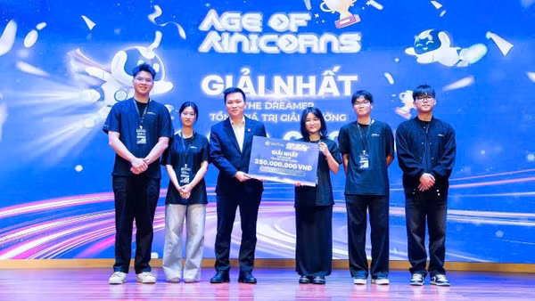 Đội Quarter Zip đoạt giải Quán quân cuộc thi VNPT AI Hackathon 2025 với dự án Pine AI.