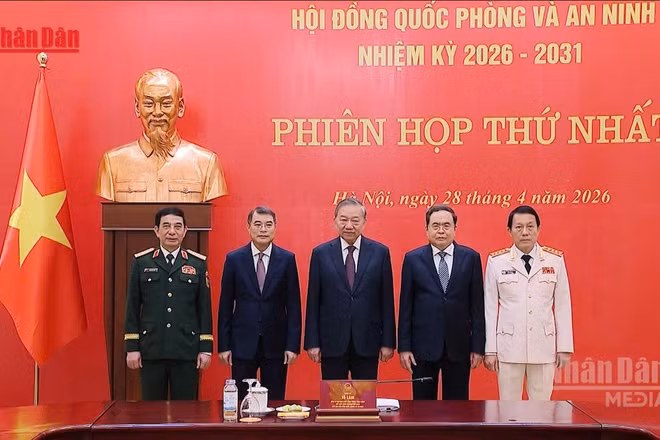 [Video] Tổng Bí thư, Chủ tịch nước Tô Lâm chủ trì phiên họp thứ nhất Hội đồng Quốc phòng và An ninh nhiệm kỳ 2026-2031