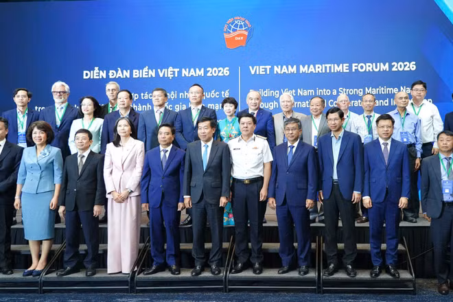 Các đại biểu chụp hình lưu niệm tại Diễn đàn Biển Việt Nam năm 2026. (Ảnh: MST)