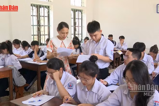 [Video] Hà Nội cấm dạy thêm, học trước chương trình trong hè