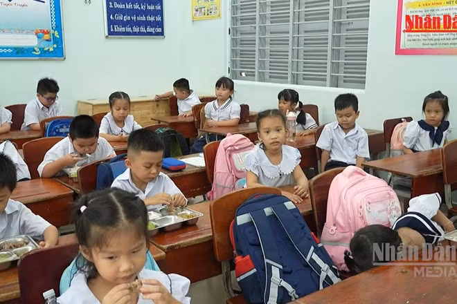 [Video] Hà Nội dự kiến tiền ăn bán trú của học sinh cao nhất 50.000 đồng 