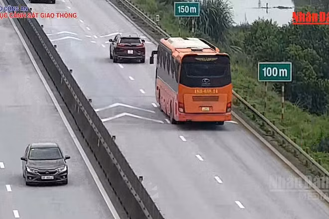 [Video] Chính thức ra quân xử lý lỗi “khoảng cách an toàn” trên tuyến cao tốc Pháp Vân - Cầu Giẽ - Cao Bồ - Mai Sơn - QL45 - Nghi Sơn