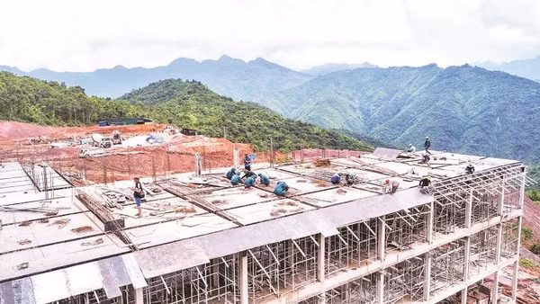 Những ngôi trường khang trang dần hiện hữu nơi biên giới Việt Nam-Lào.