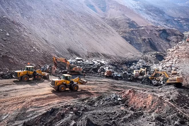Không ít sự cố sạt lở và tai nạn lao động, đặt ra vấn đề về an toàn mỏ. (Ảnh: Tân Hoa Xã)