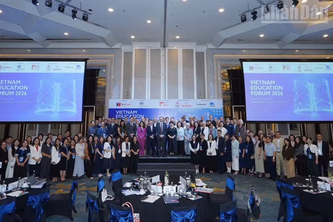 Diễn đàn quy tụ gần 200 đại biểu là đại diện cơ quan quản lý, học giả, cơ sở giáo dục và doanh nghiệp hai nước. (Ảnh: Bảo Ngân)