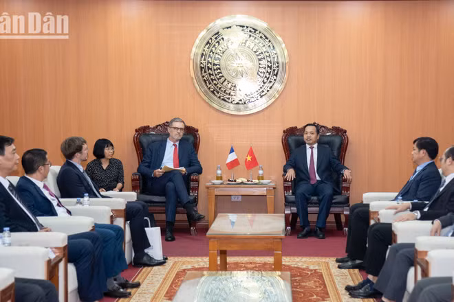 Hai bên đều thống nhất quan điểm: Những ký ức lịch sử chung là nền tảng xây dựng tương lai bền vững. (Ảnh: MINH DUY)