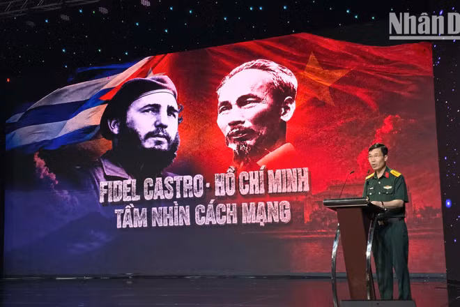 Ra mắt tập 6 bộ phim tài liệu "Hai trái tim chung nhịp đập" với tựa đề "Fidel Castro-Hồ Chí Minh, Tầm nhìn cách mạng" tại Hà Nội. (Ảnh: MINH DUY)