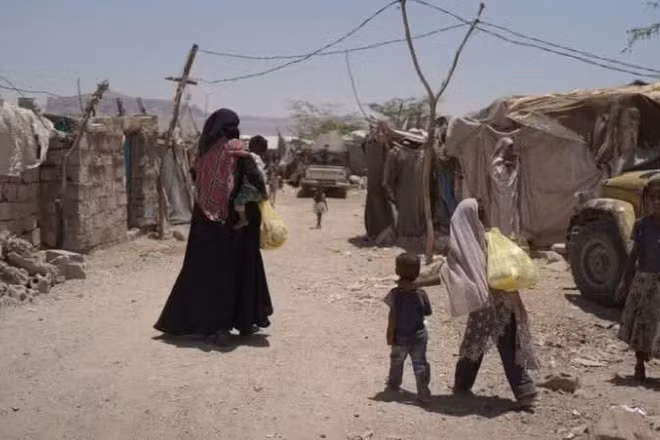 Yemen hiện đang phải vật lộn với nạn đói và suy dinh dưỡng, chủ yếu là do các cuộc xung đột đang diễn ra, khủng hoảng kinh tế và thảm họa khí hậu, khiến hàng triệu người dễ bị tổn thương trước nguy cơ nạn đói. (Ảnh: Chương trình lương thực thế giới)